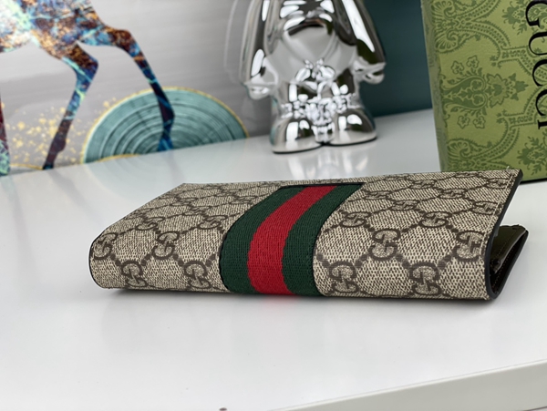 グッチ財布コピー内部構造